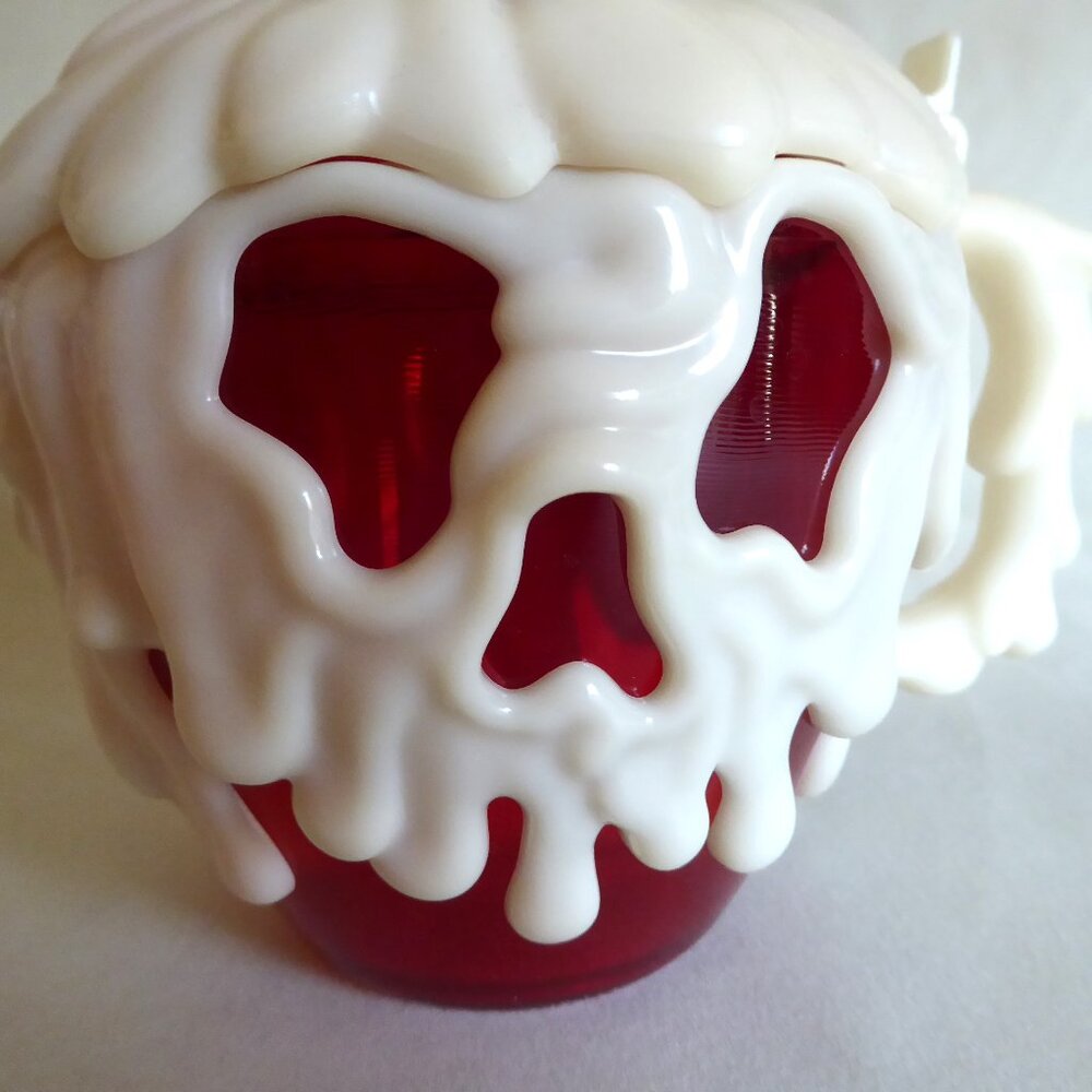 NEW 2015 DISNEY PARKS POISON APPLE STEIN MUG SNOW WHITE EVIL QUEEN GLOW IN DARK - Picture 10 of 11